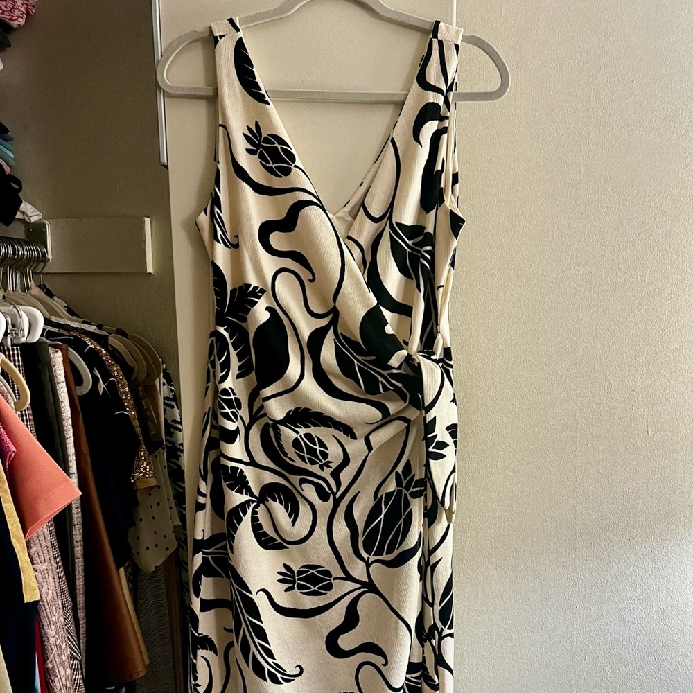 H&M Black and Cream Patterned Midi Dress